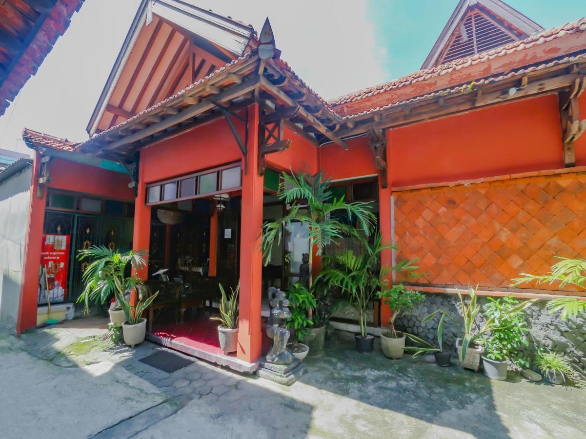 Spot On 90272 Istana Griya 1 Hotel Surakarta (Solo)