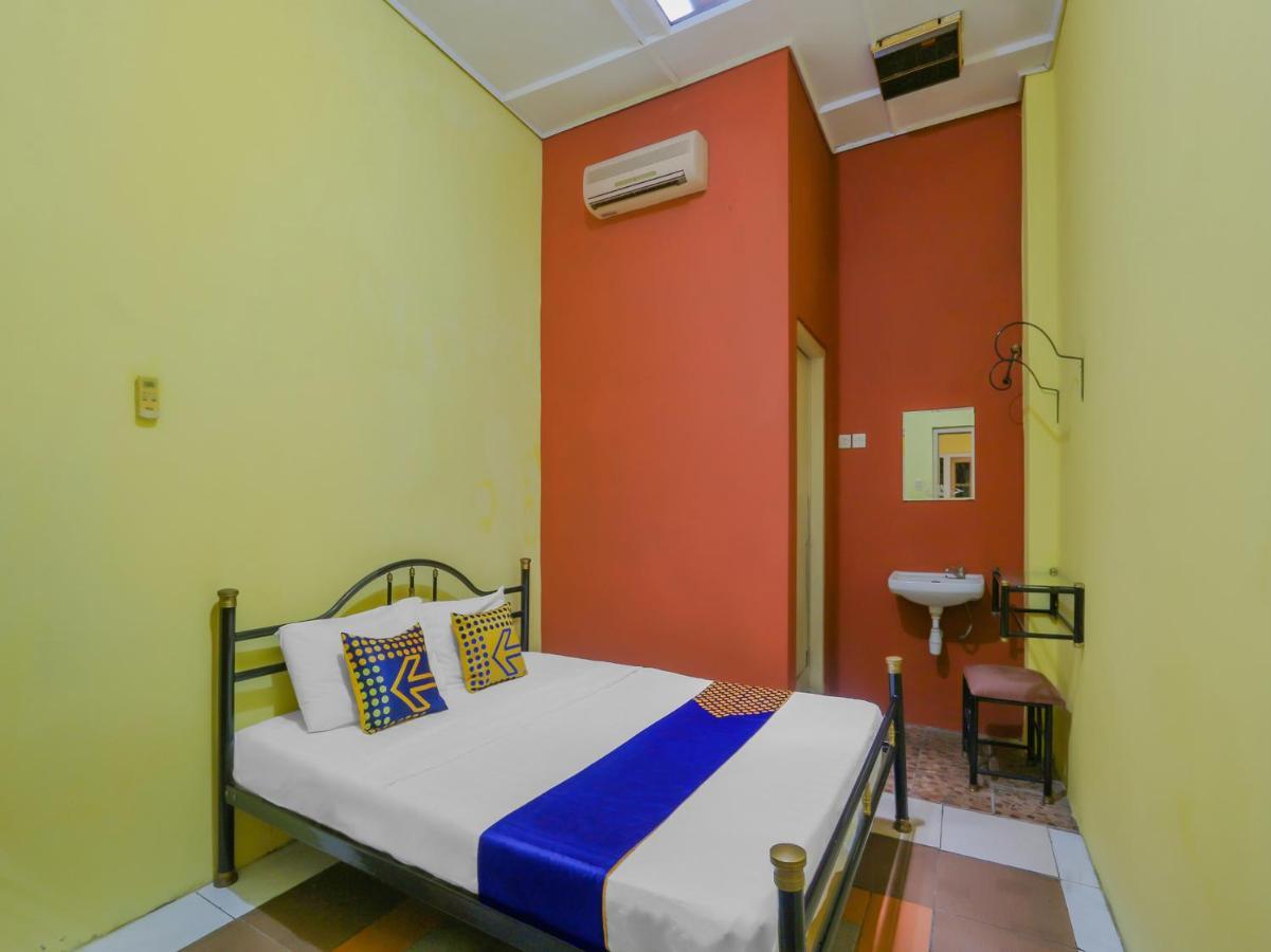 Spot On 90272 Istana Griya 1 Hotel Surakarta (Solo)