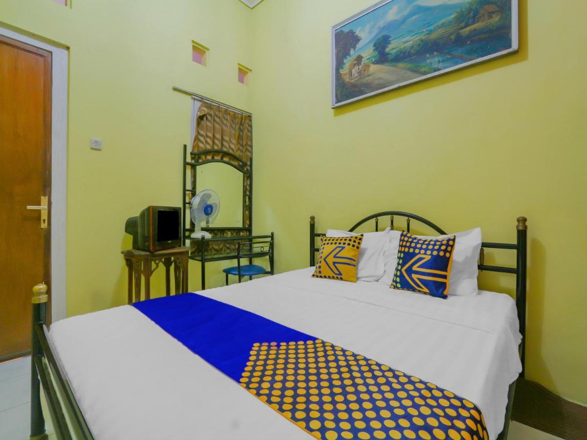 Hotel Spot On 90272 Istana Griya 1 Surakarta (Solo)