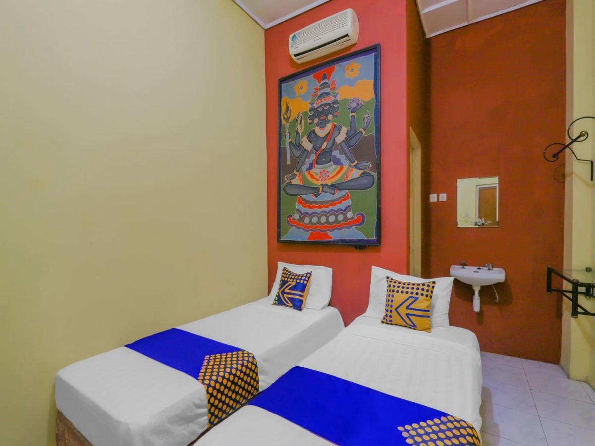 Spot On 90272 Istana Griya 1 Hotel