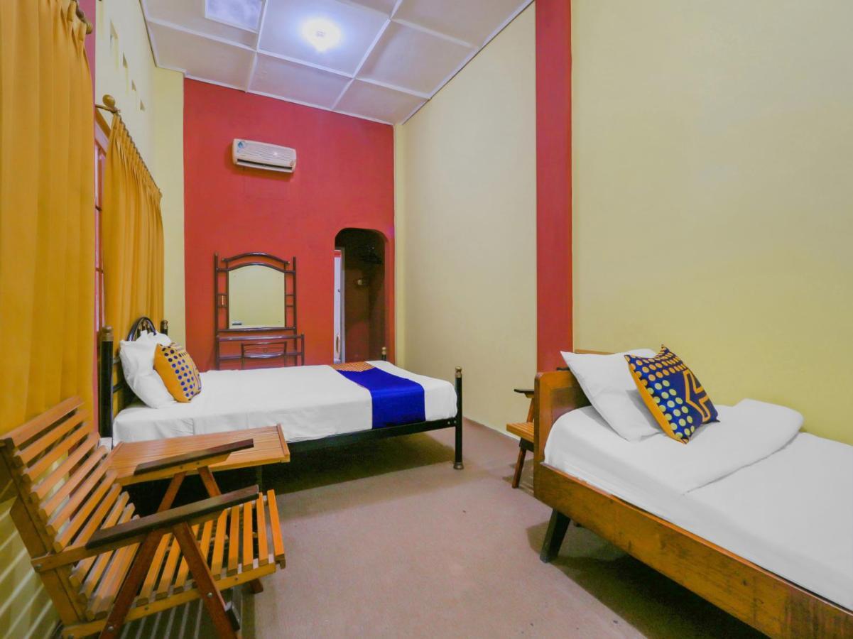 Hotel Spot On 90272 Istana Griya 1 2*