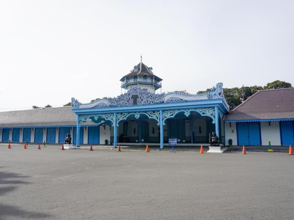 Spot On 90272 Istana Griya 1 Hotel Surakarta (Solo)